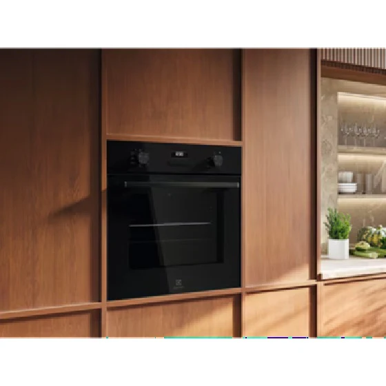 Electrolux KOHGE00BK 60cm 300 Series Built-in Single Oven with 65L Capacity - Image 4