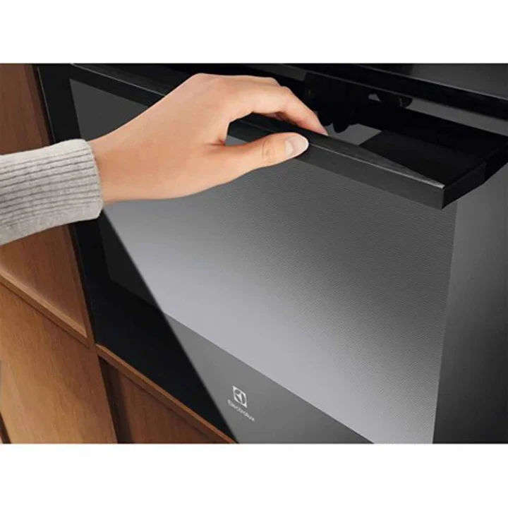 Electrolux KOIGE00H2 60cm 500 SurroundCook Built-in Single Oven with 72L Capacity - Image 5