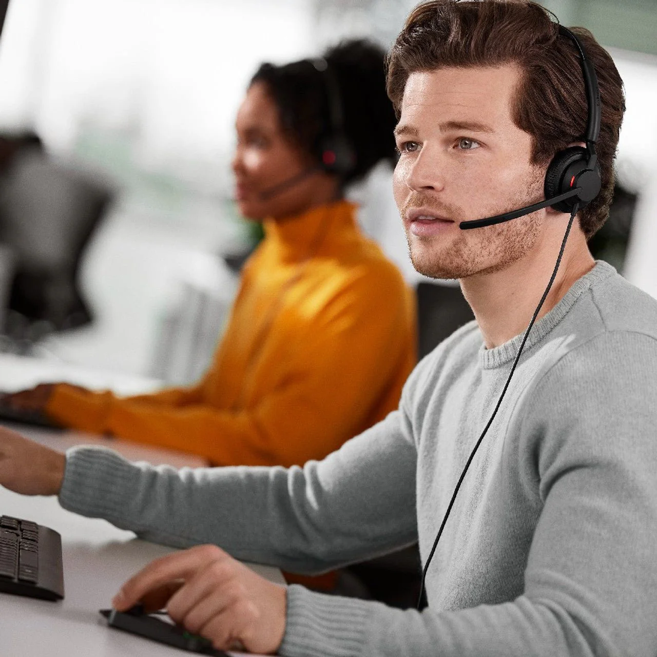 Jabra Engage 50 II Stereo UC USB Headset with Link USB-C/A - Image 2