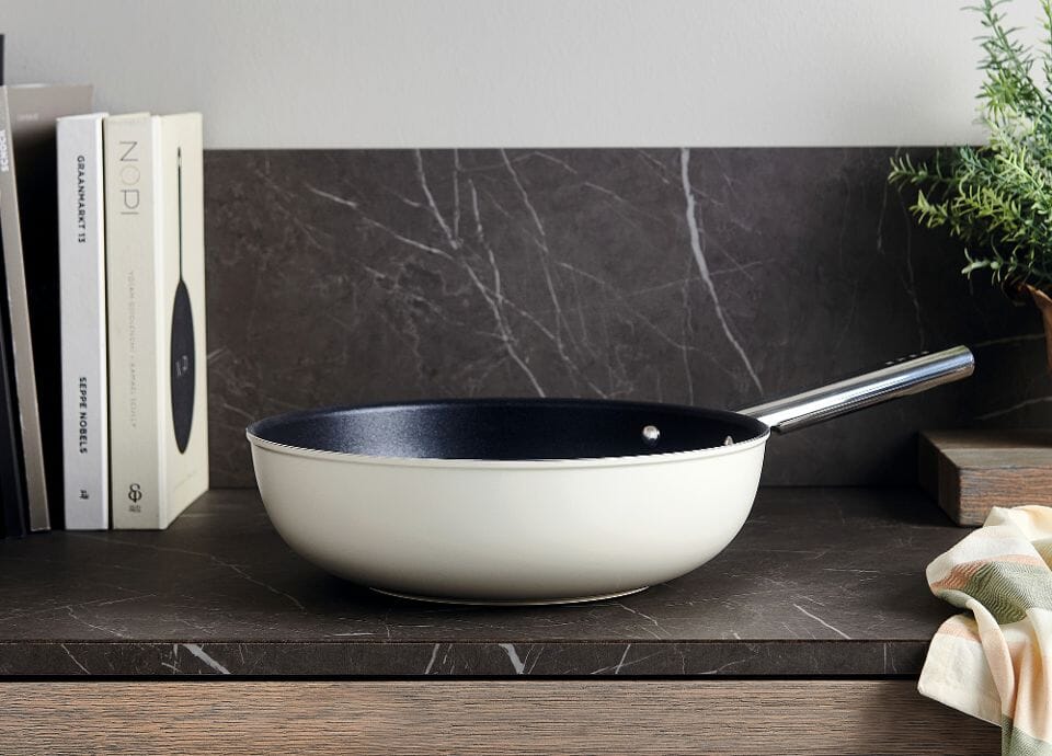 Smeg CKFW3001BLM/CRM/RDM Non-Stick Wok Cookware 50's Style Aesthetic - Image 12