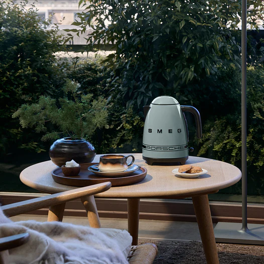 SMEG Porsche KLF03PSGUK Kettle 1.7L Shade Green - Image 6