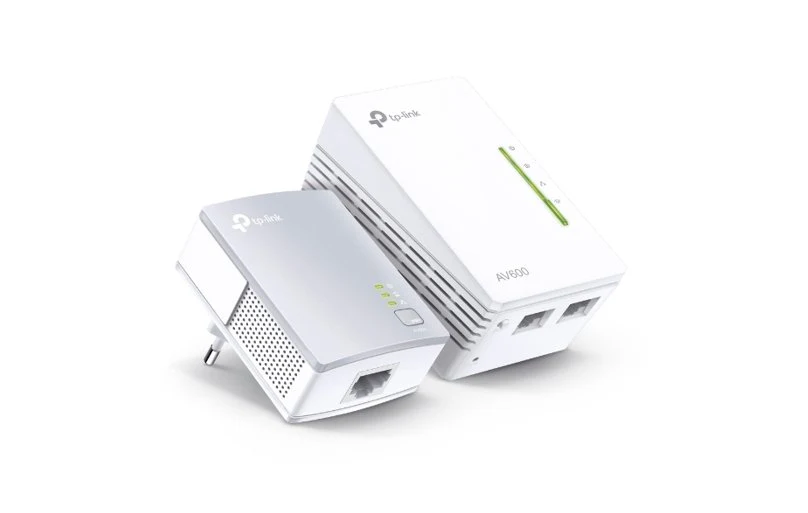 TP-Link SOHO AV600 300Mbps Wi-Fi Powerline Extender Starter Kit WPA4220